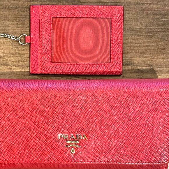 Prada Red Wallet - Full Inclusion - Picture 6 of 8